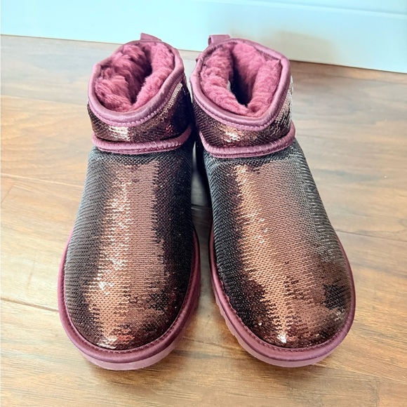 NWOT UGG Classic Ultra Mini Mirror Ball Burgundy Sequin Boots-Size 7 - Picture 11 of 13